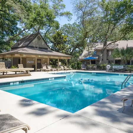 Family Getaway, Pool, Walk To Beach